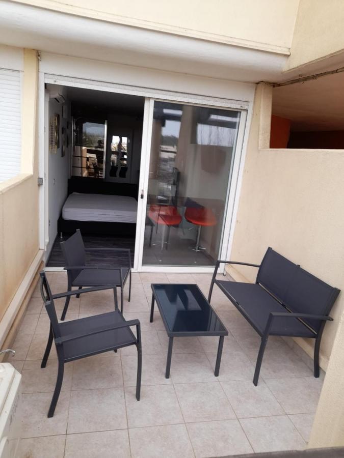 Nid Douillet Dans Les Coursives Du Village Naturiste Du Cap D Agde Exterior photo