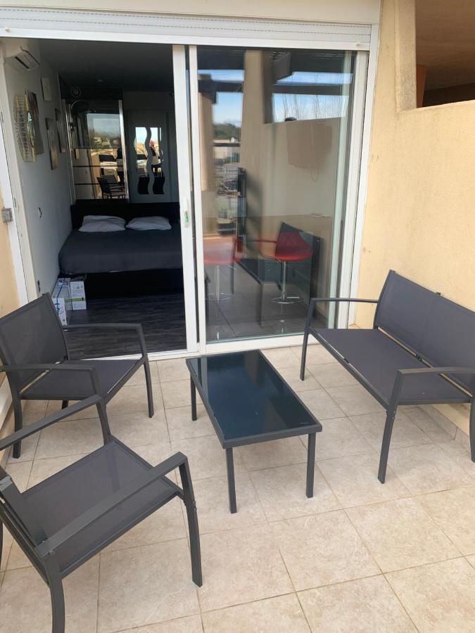 Nid Douillet Dans Les Coursives Du Village Naturiste Du Cap D Agde Exterior photo