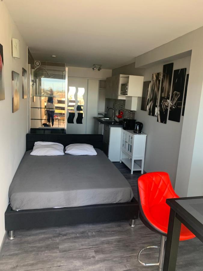 Nid Douillet Dans Les Coursives Du Village Naturiste Du Cap D Agde Exterior photo